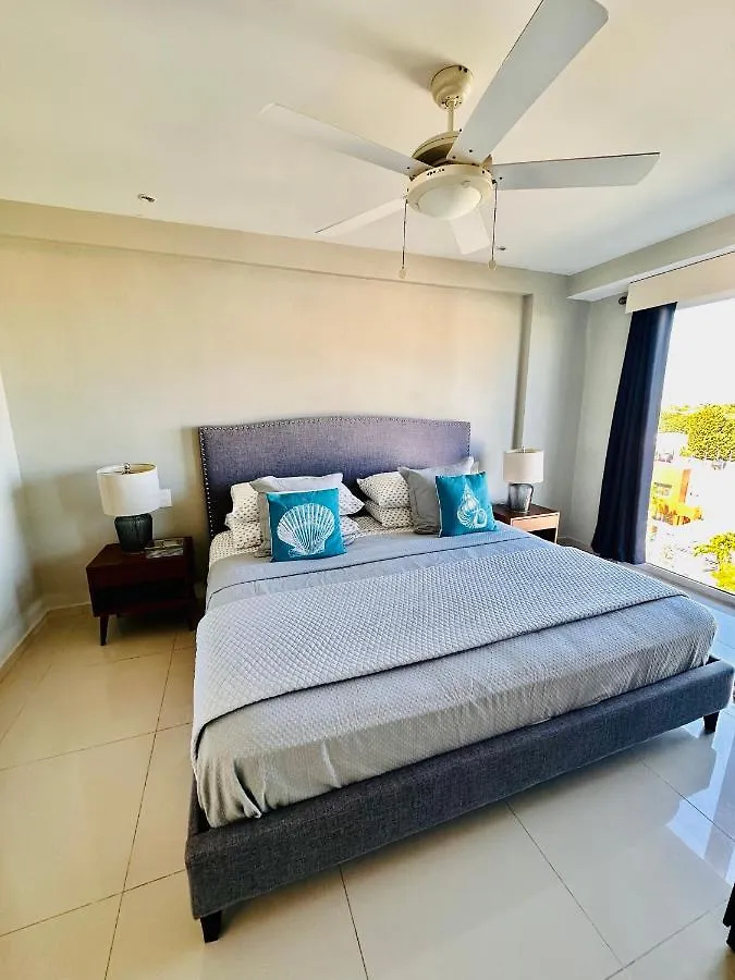 Best Location Luxury Condo With Van Cancun Mexico